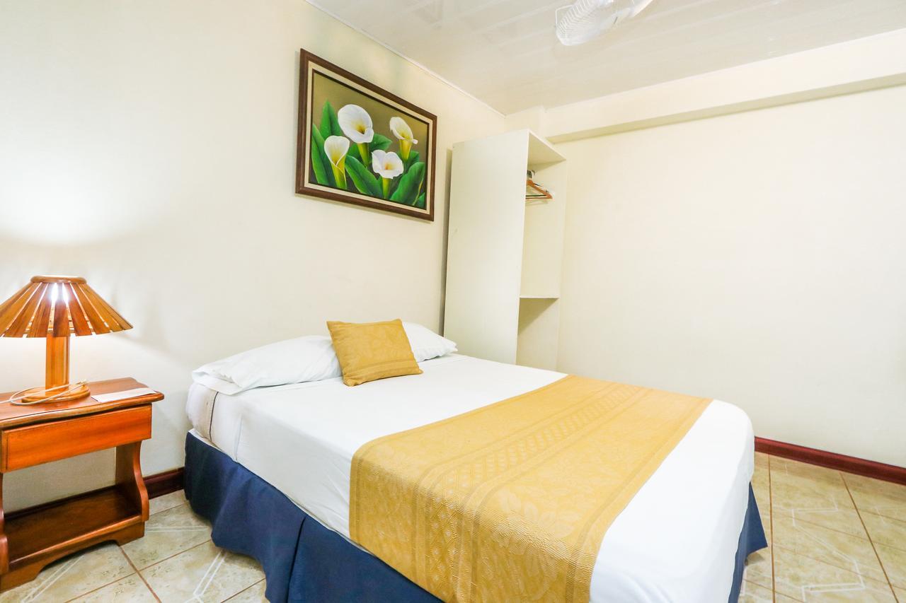 Hotel Flor Blanca Manuel Antonio Exterior photo