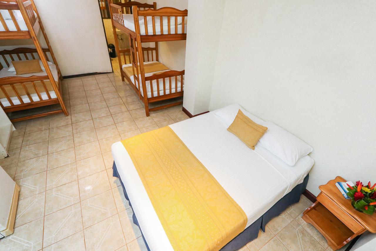 Hotel Flor Blanca Manuel Antonio Exterior photo