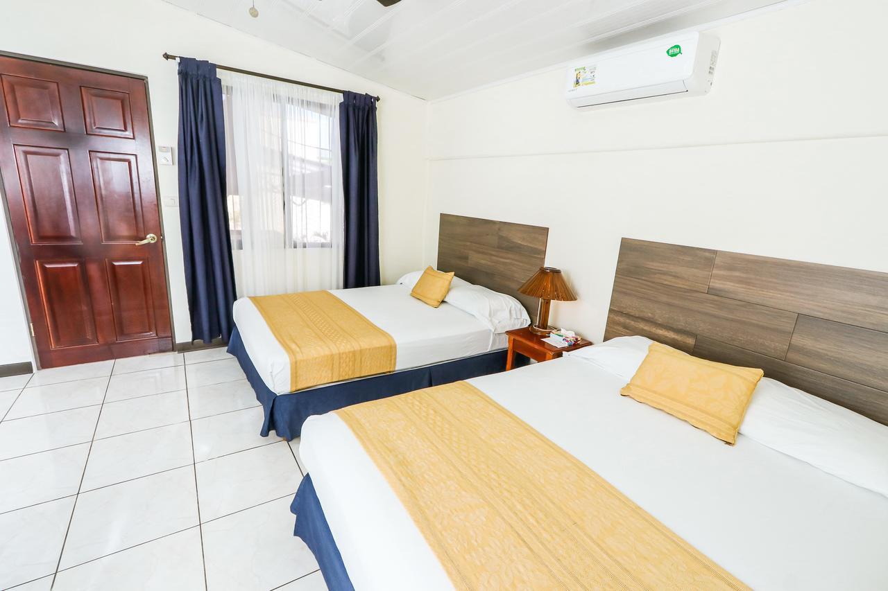 Hotel Flor Blanca Manuel Antonio Exterior photo