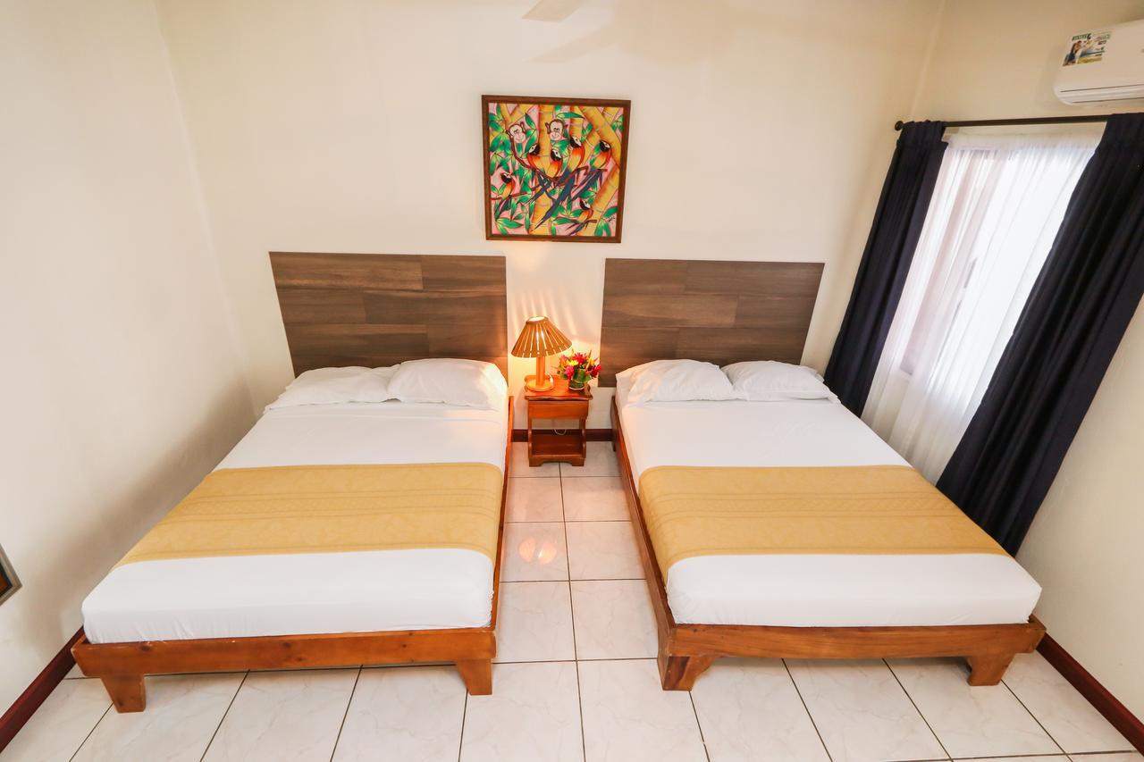 Hotel Flor Blanca Manuel Antonio Exterior photo