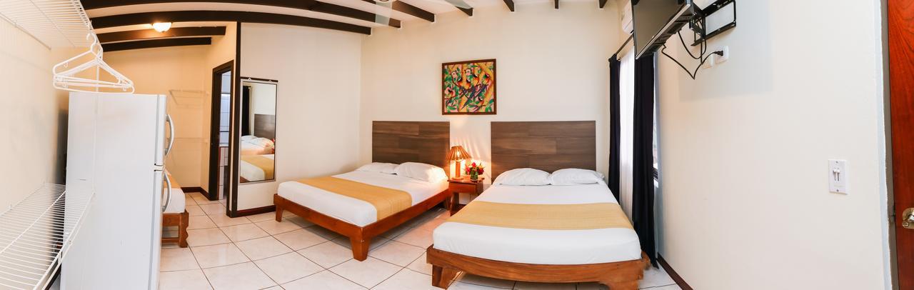 Hotel Flor Blanca Manuel Antonio Exterior photo