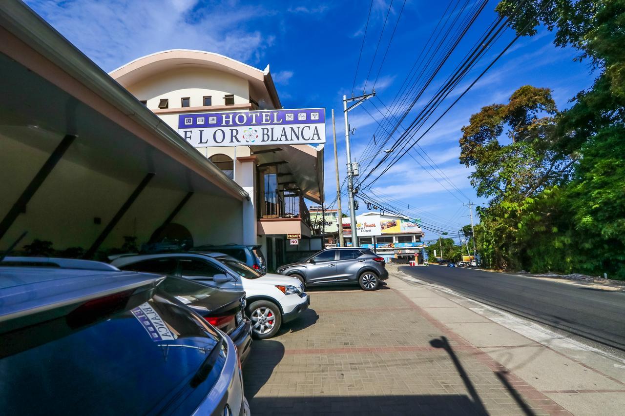 Hotel Flor Blanca Manuel Antonio Exterior photo