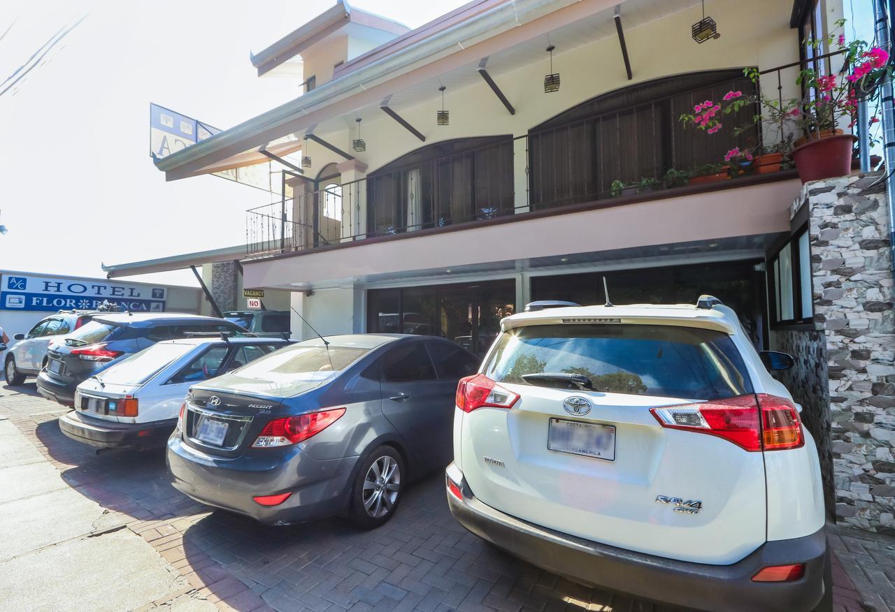 Hotel Flor Blanca Manuel Antonio Exterior photo