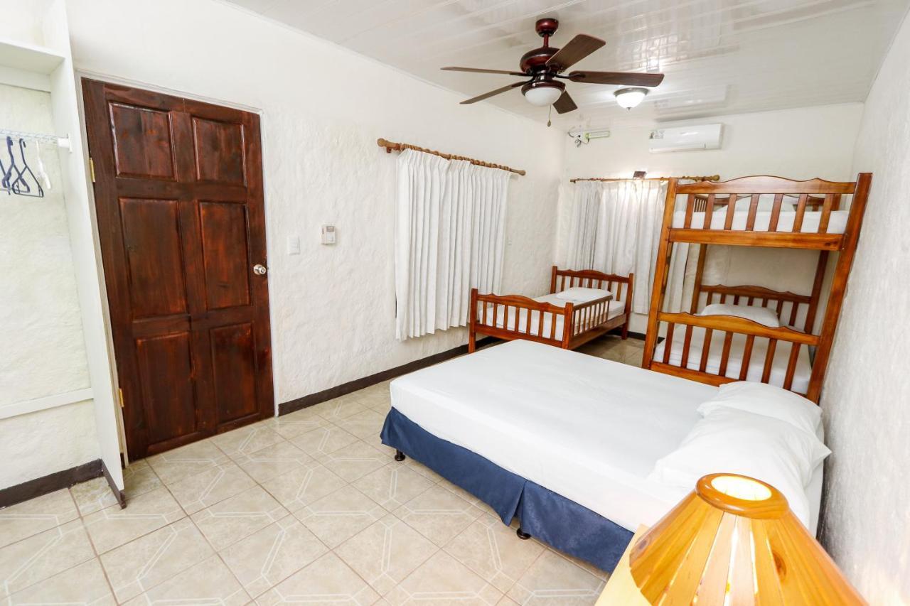 Hotel Flor Blanca Manuel Antonio Exterior photo