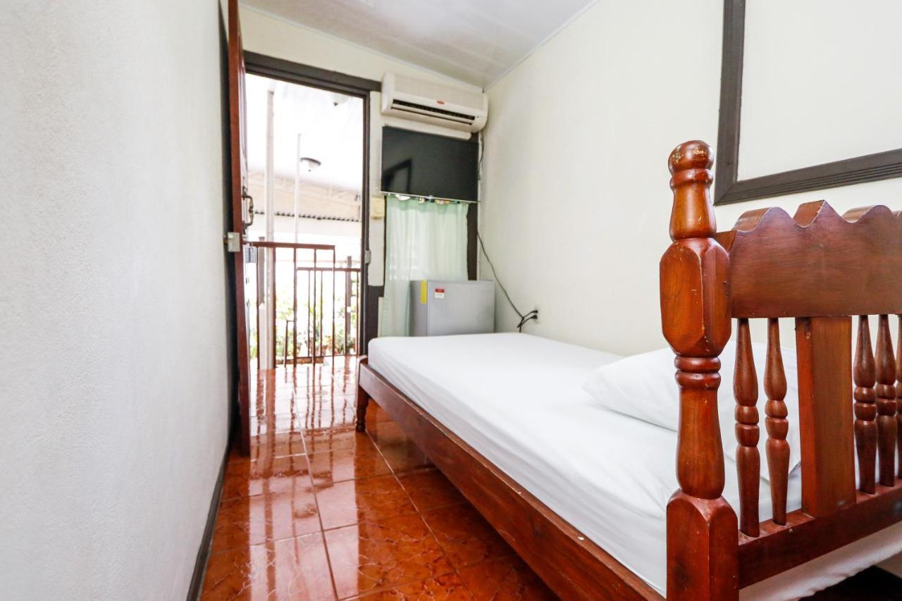 Hotel Flor Blanca Manuel Antonio Exterior photo